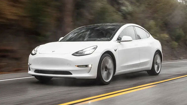 Tesla Model 3 - як купити вживане авто в США